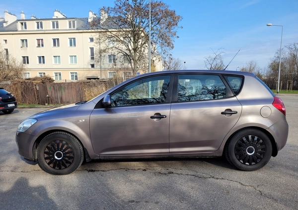 Kia Ceed cena 12900 przebieg: 192000, rok produkcji 2009 z Warszawa małe 301